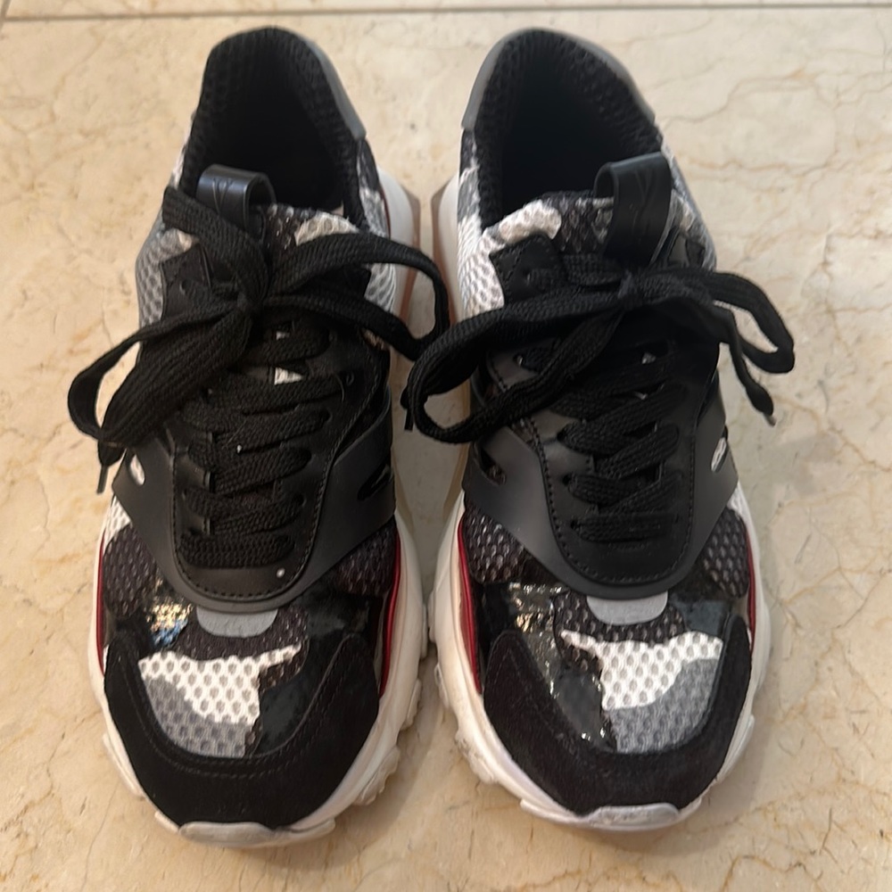 Valentino Sneakers